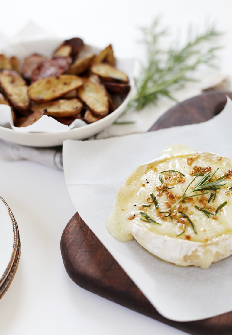 Baked Rosemary & Garlic Brie with Roasted Potatoes @themerrythought