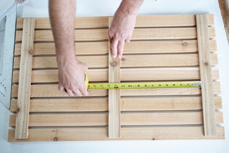 How to make a DIY wooden bath mat - The Crafty Gentleman