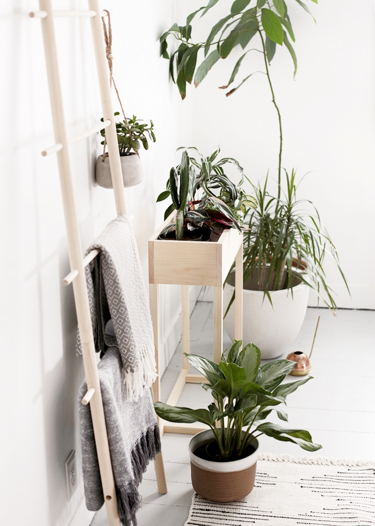 DIY Plant Box Stand