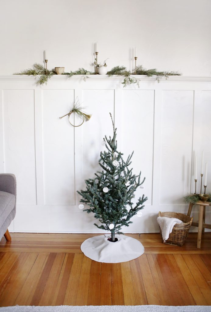 DIY Canvas Tree Skirt - The Merrythought