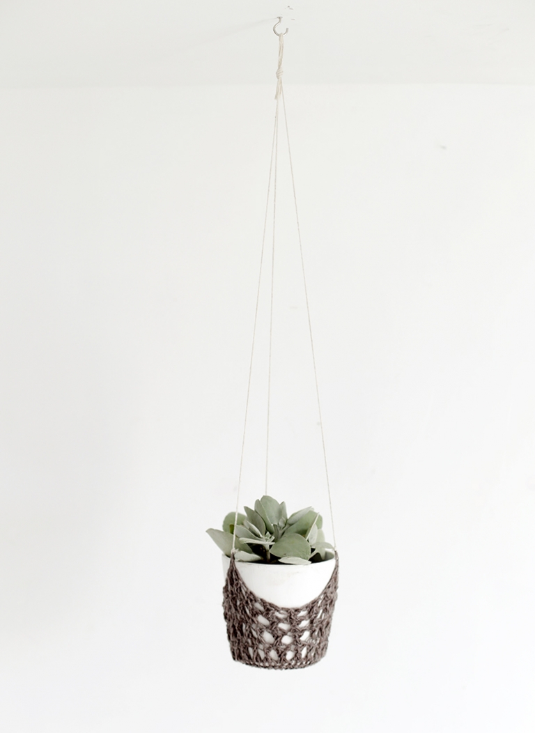 DIY Crochet Hanging Planter @themerrythought