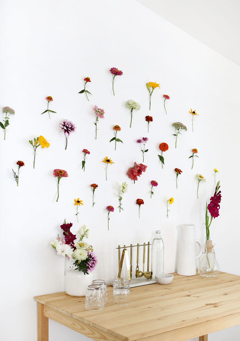 DIY Floral Wall Backdrop @themerrythought