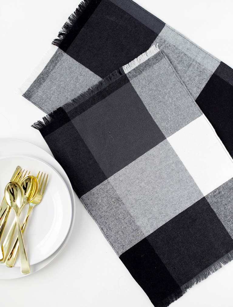 DIY Flannel Placemat @themerrythought