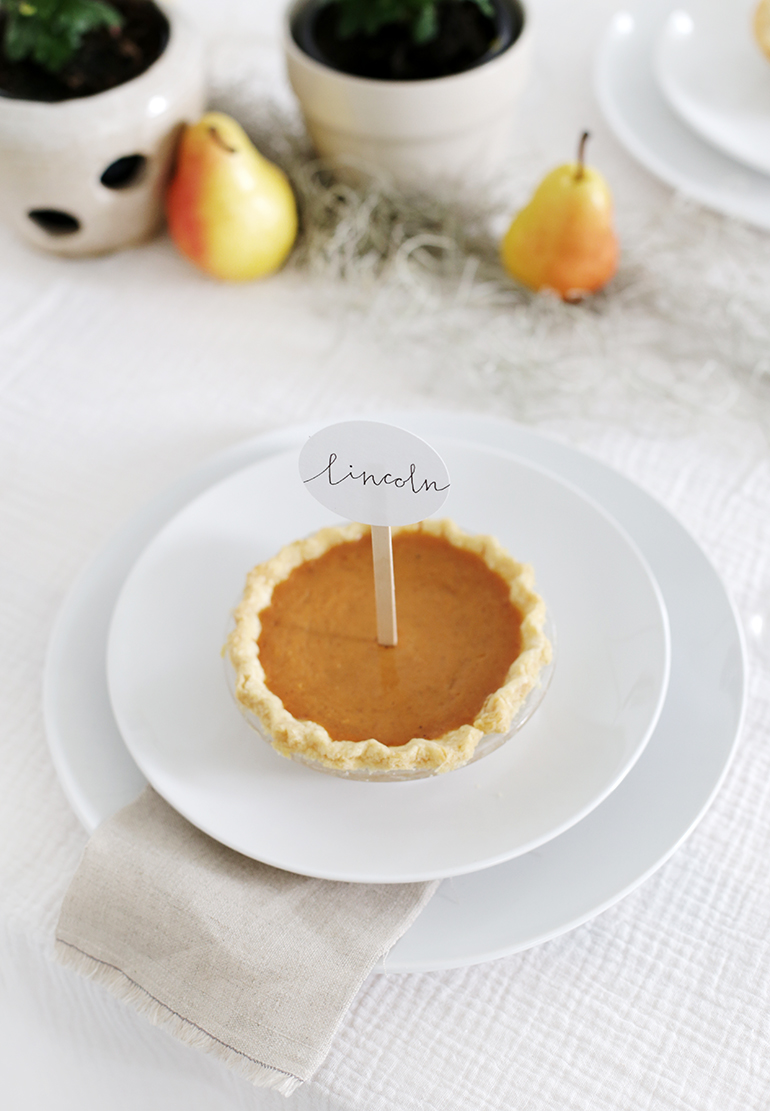 DIY Mini Pie Place Cards @themerrythought