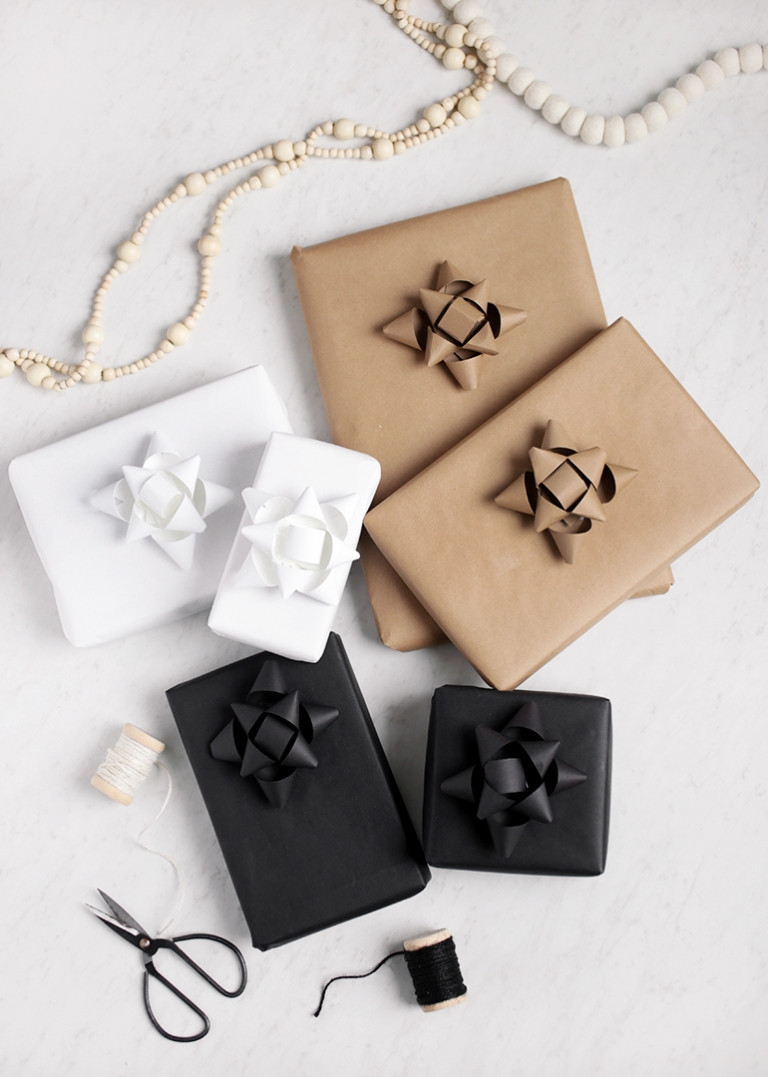 Monochrome Gift Wrapping + DIY Paper Gift Bows @themerrythought