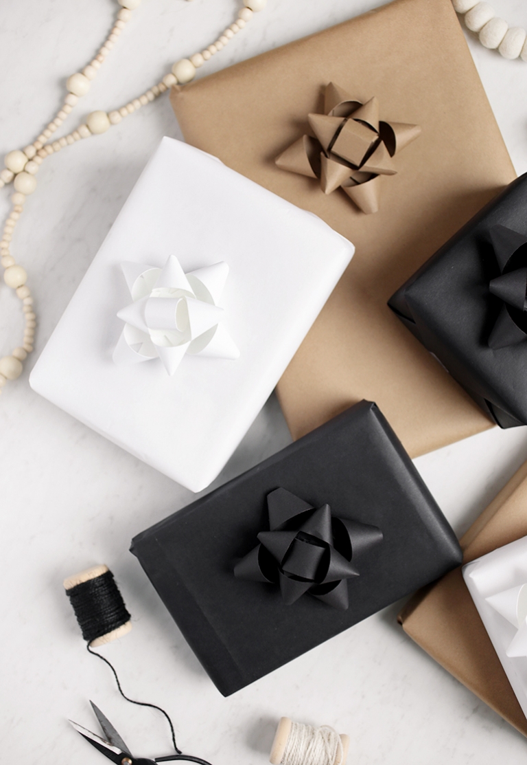Monochrome Gift Wrapping + DIY Paper Gift Bows @themerrythought