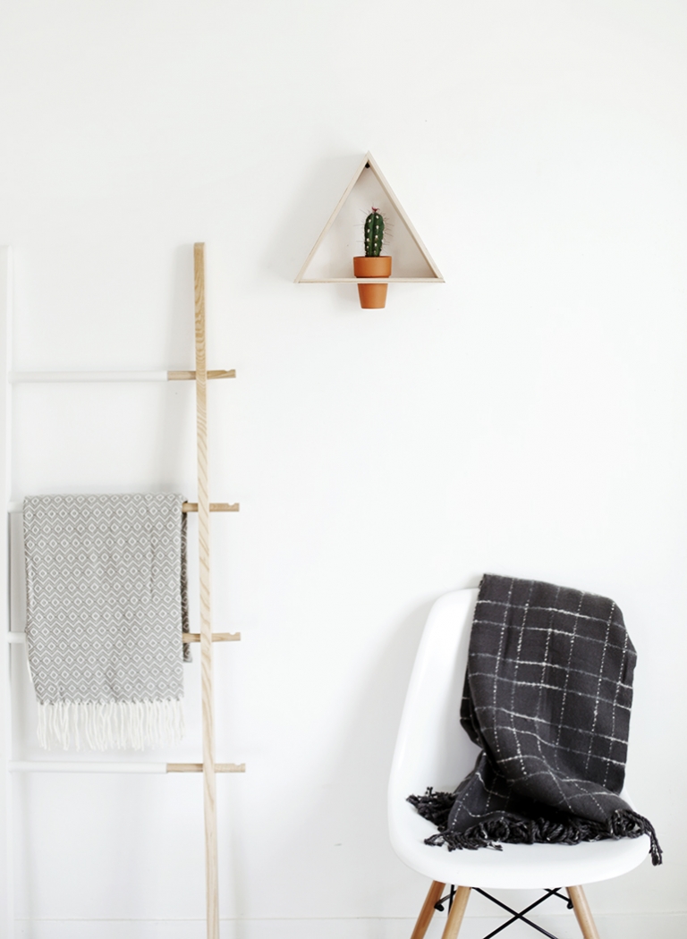 DIY Triangle Wall Planter @themerrythought