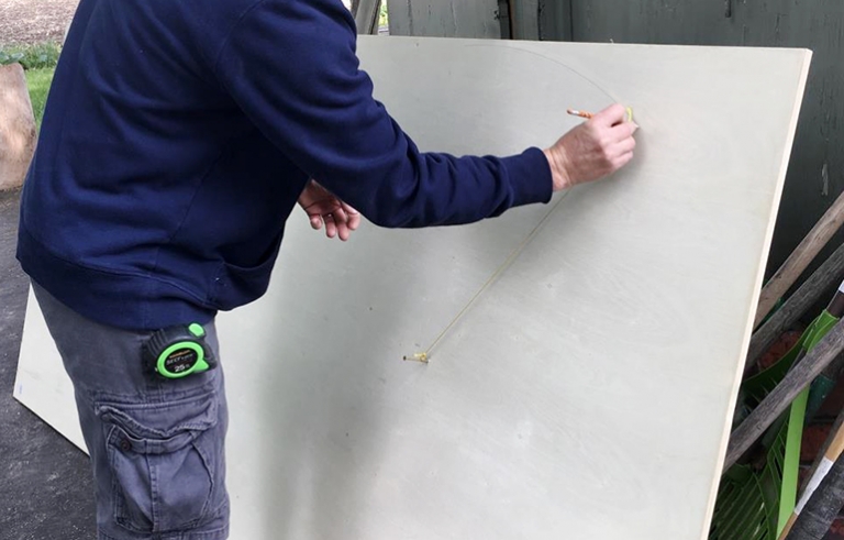 DIY Round Plywood Coffee Table @themerrythought