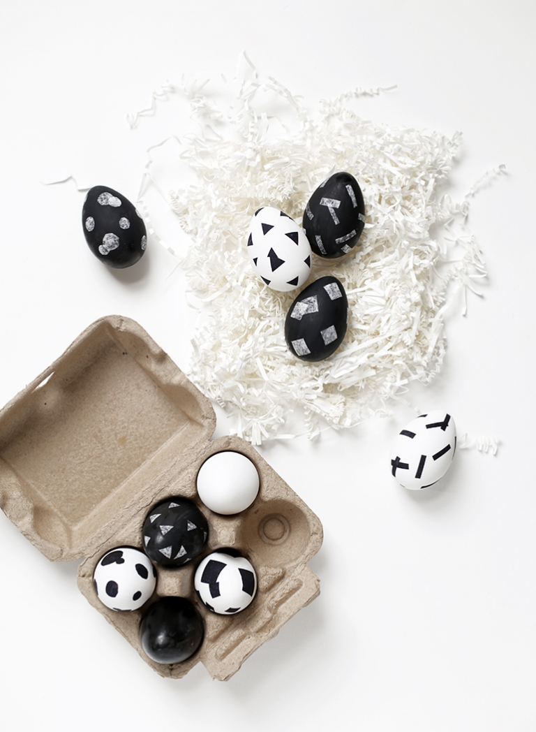 DIY Monochrome Eggs @themerrythought