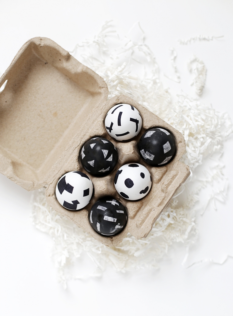 DIY Monochrome Eggs @themerrythought