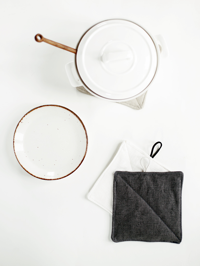 DIY Linen Potholders - The Merrythought