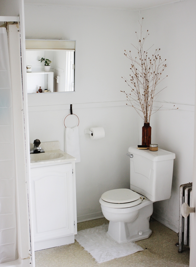 White Bathroom Decor @themerrythought