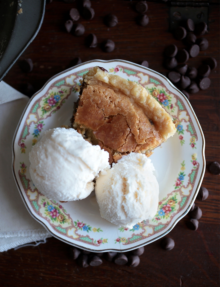 Chocolate Chip Cookie Pie @themerrythought