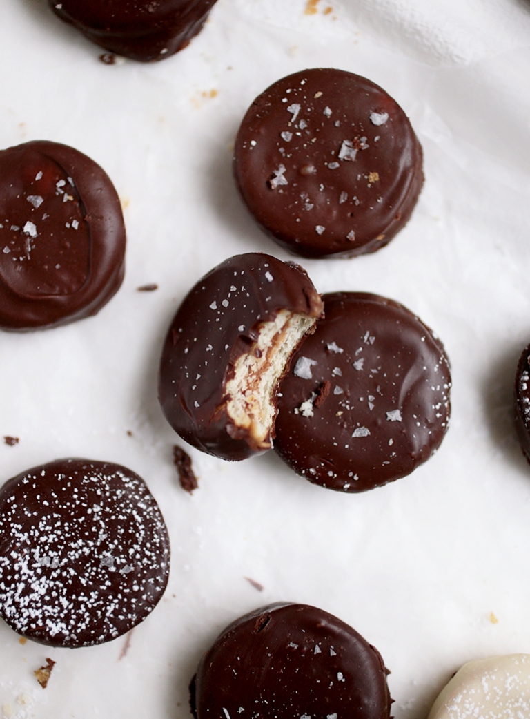 Chocolate Dipped Peanut Butter And Salted Caramel Sandwich Cookies The Merrythought 3191