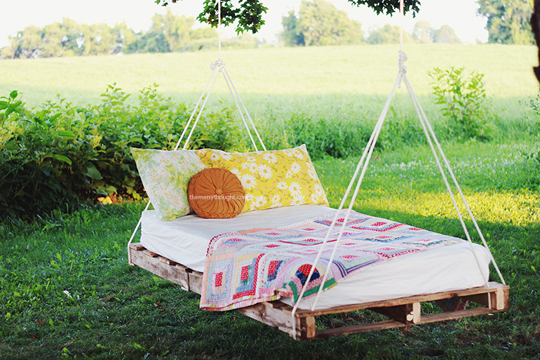 Diy Pallet Swing Bed The Merrythought