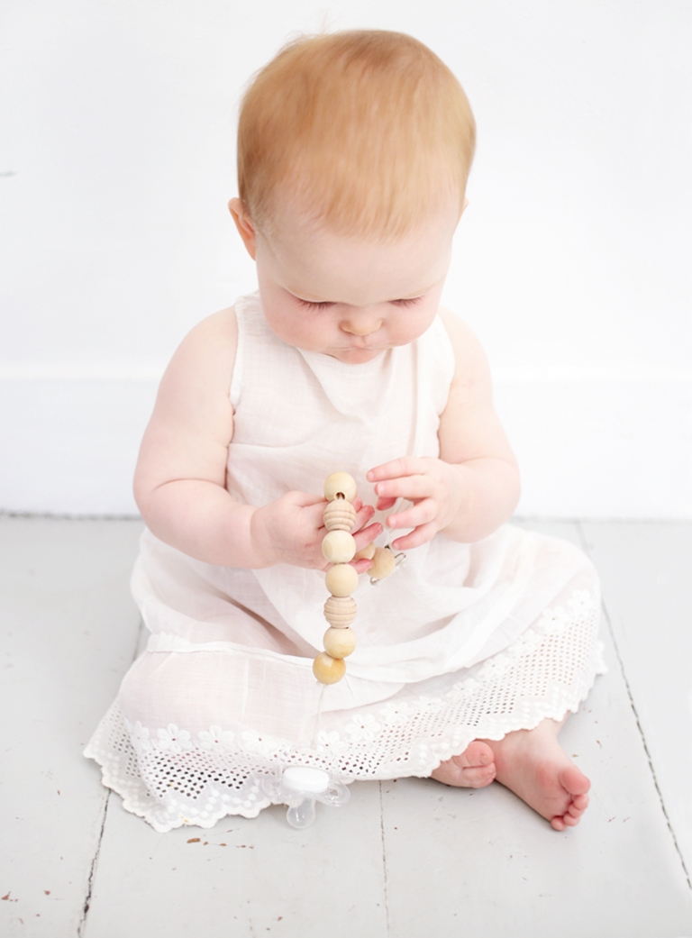 DIY Wood Bead Pacifier/Teether Clip @themerrythought