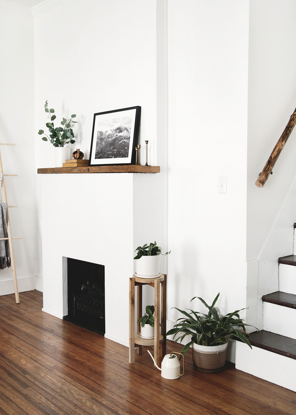 DIY Wood Plant Stand a simple DIY with a video tutorial