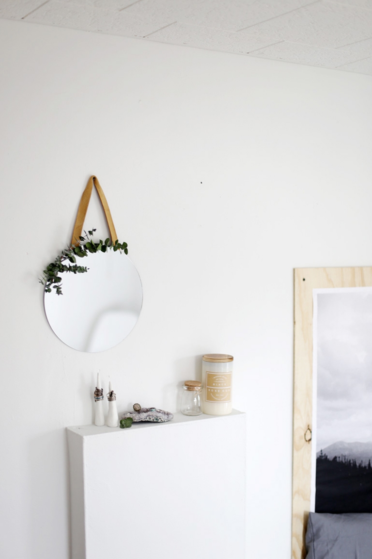 DIY Eucalyptus Hanging Mirror @themerrythought