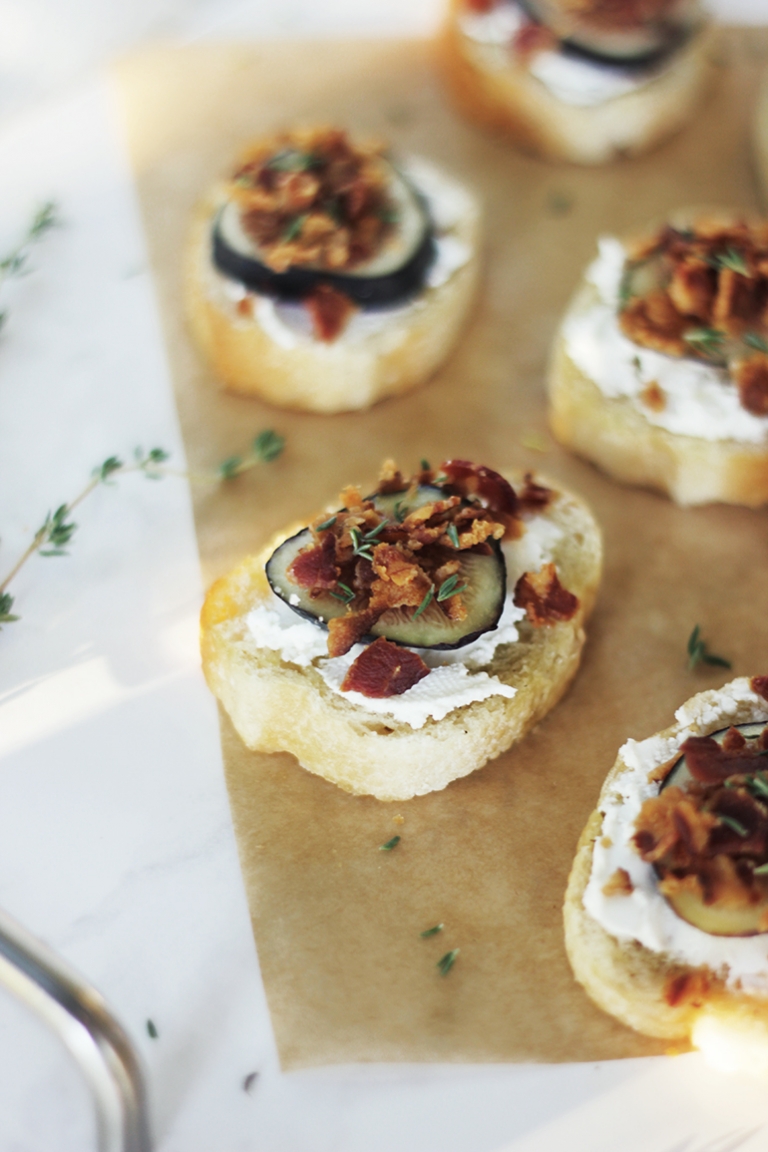 Fig, Bacon, Goat Cheese & Thyme Crostini @themerrythought