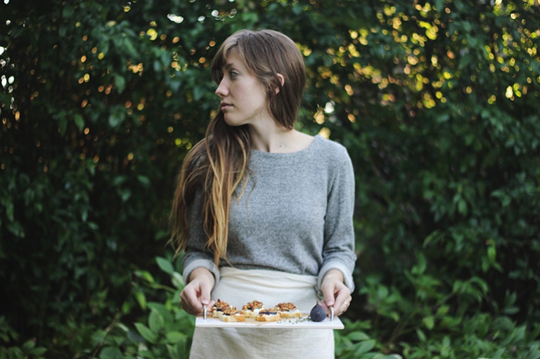 Fig, Bacon, Goat Cheese & Thyme Crostini @themerrythought