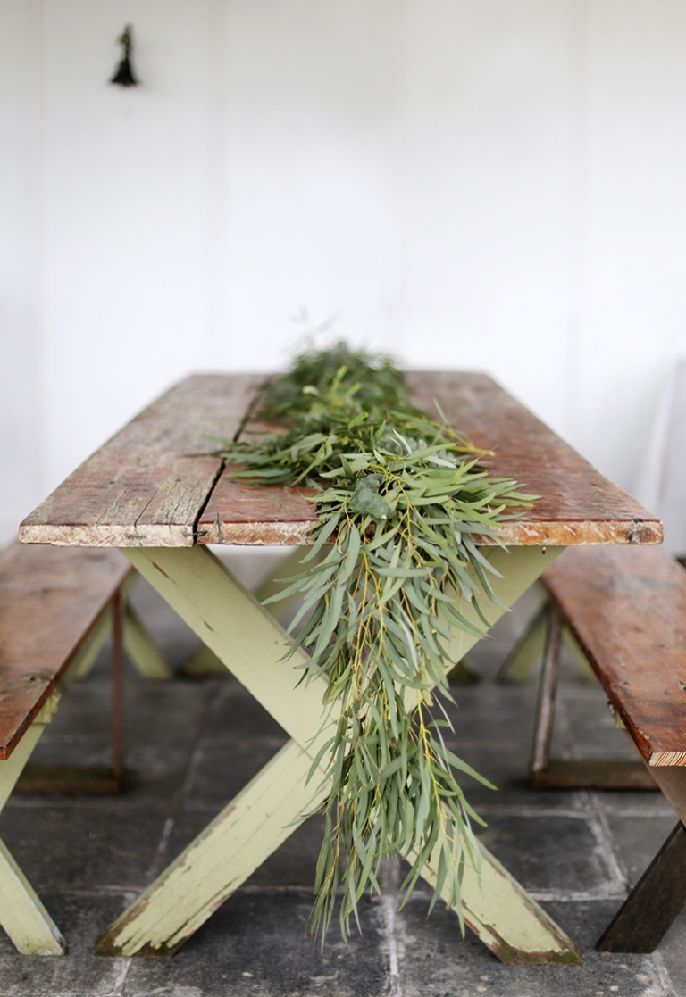 DIY Greenery Table Garland @themerrythought