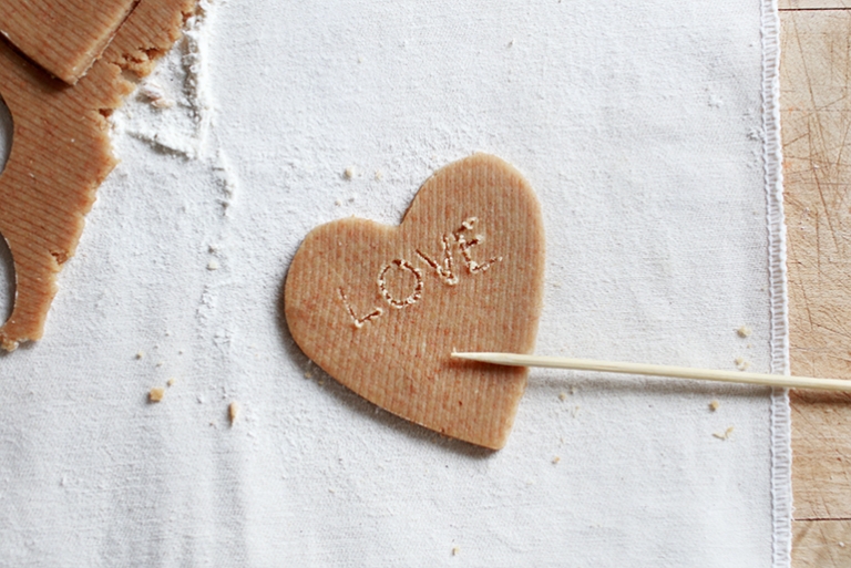 Graham Cracker Conversation Hearts @themerrythought