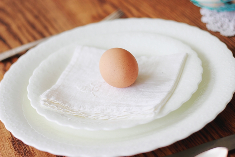 A Simple Easter Centerpiece // The Merrythought