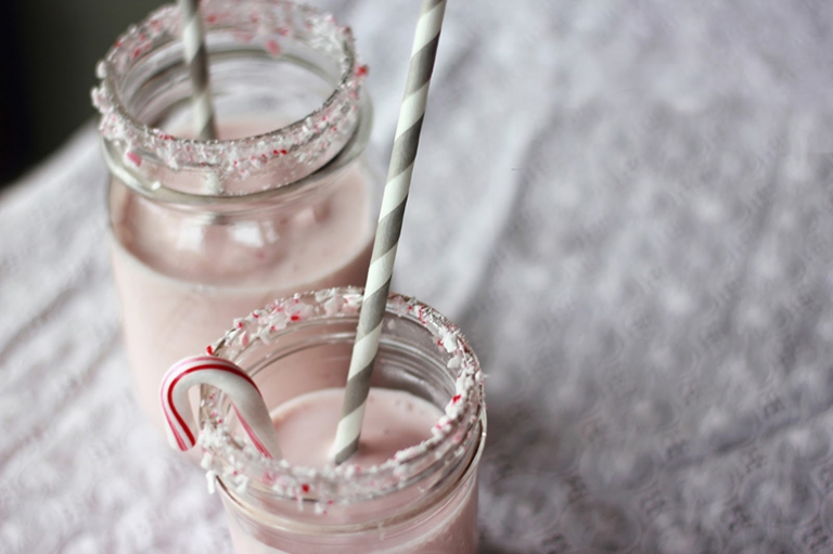 Peppermint Eggnog Milkshake @themerrythought