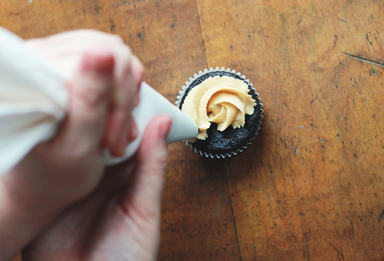 Gluten Free Peanut Butter Cupcakes | The Merrythought