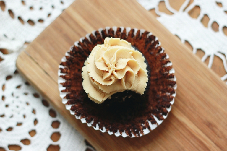 Gluten Free Peanut Butter Cupcakes | The Merrythought