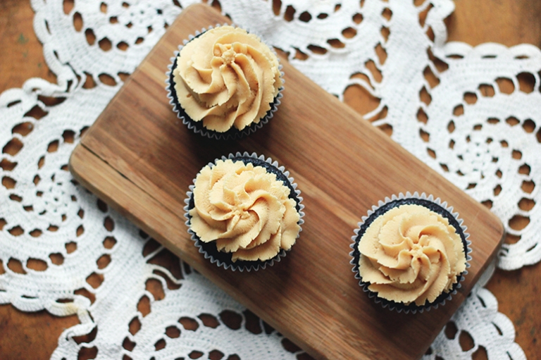 Gluten Free Peanut Butter Cupcakes | The Merrythought