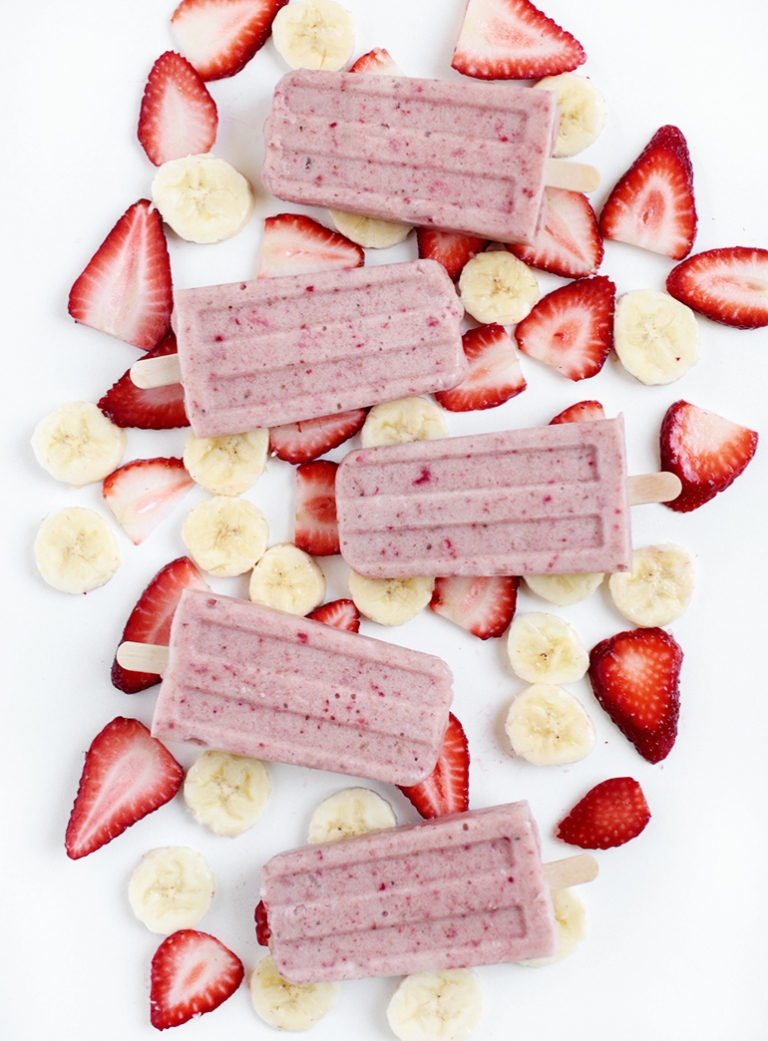 Strawberry Banana Popsicles with Almond Milk @themerrythought