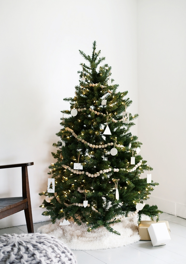 Minimal Christmas Tree - The Merrythought